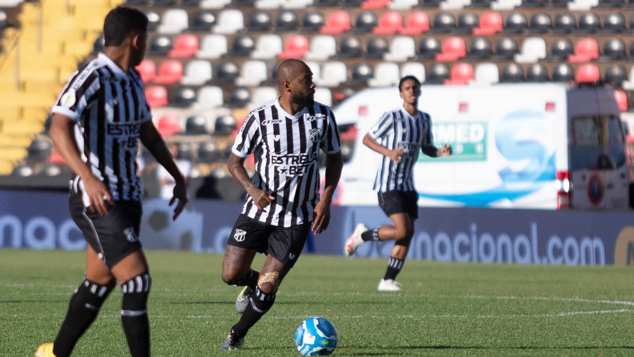 Em jogo movimentado com disputa por posições na Série B, Botafogo-SP e  Ceará empatam em Ribeirão Preto - VAVEL Brasil